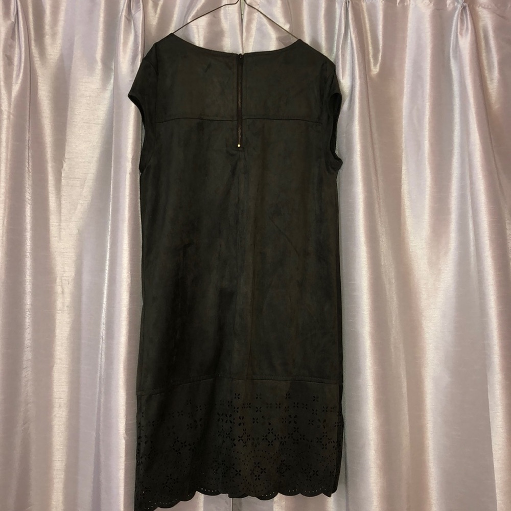 Dress - Picture 2 of 4